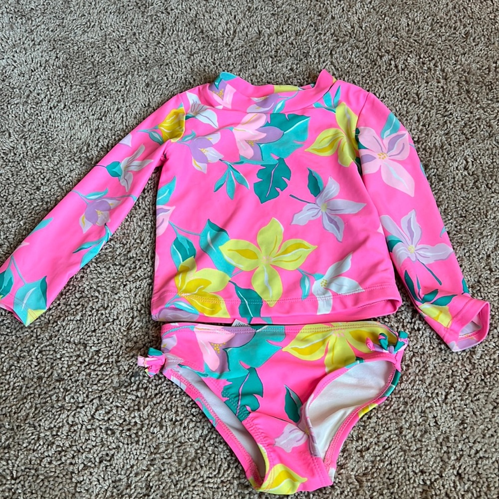 Carters 2t set 🌸🌺👙